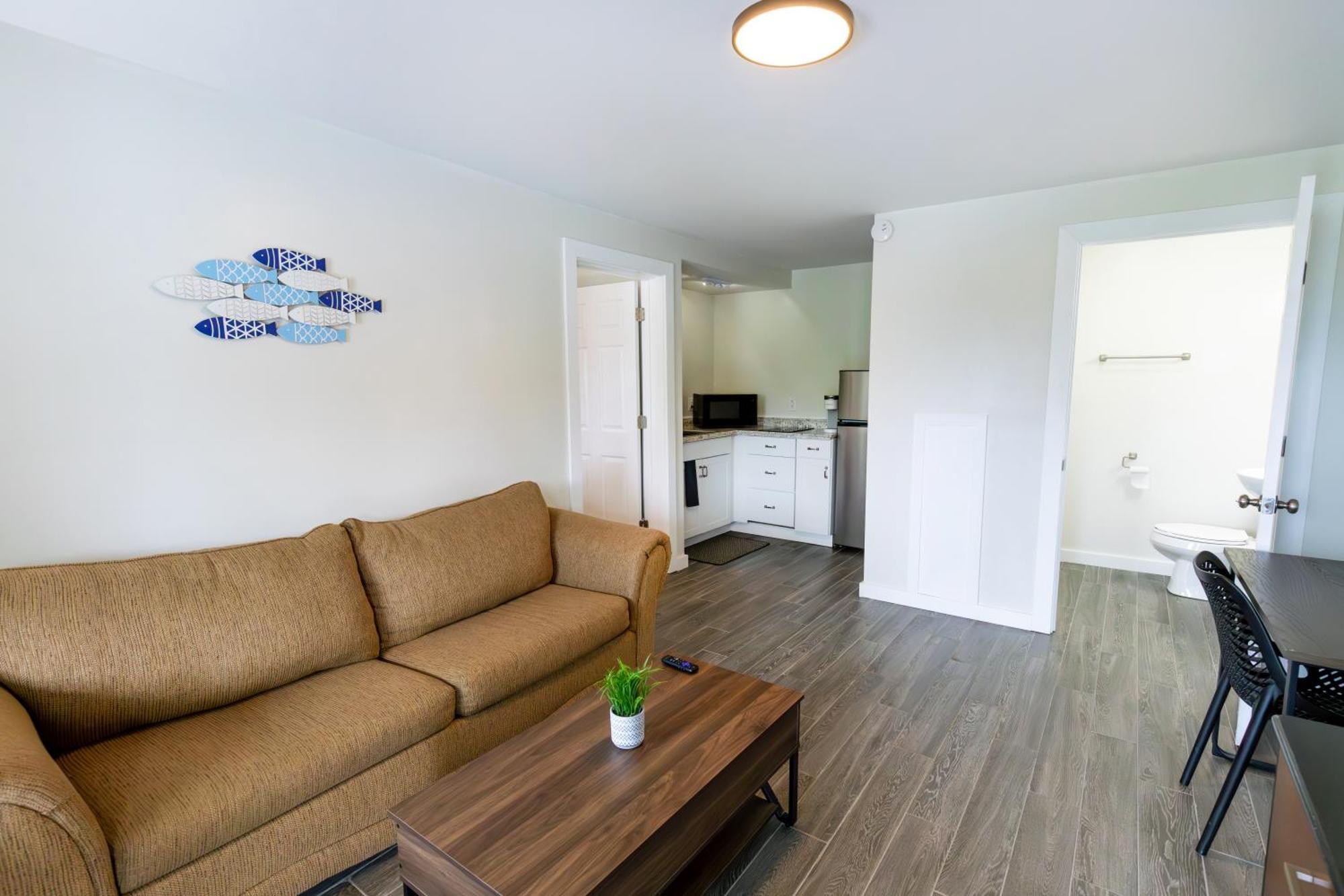 Anchor Bay Inn And Suites Sandusky Exteriör bild